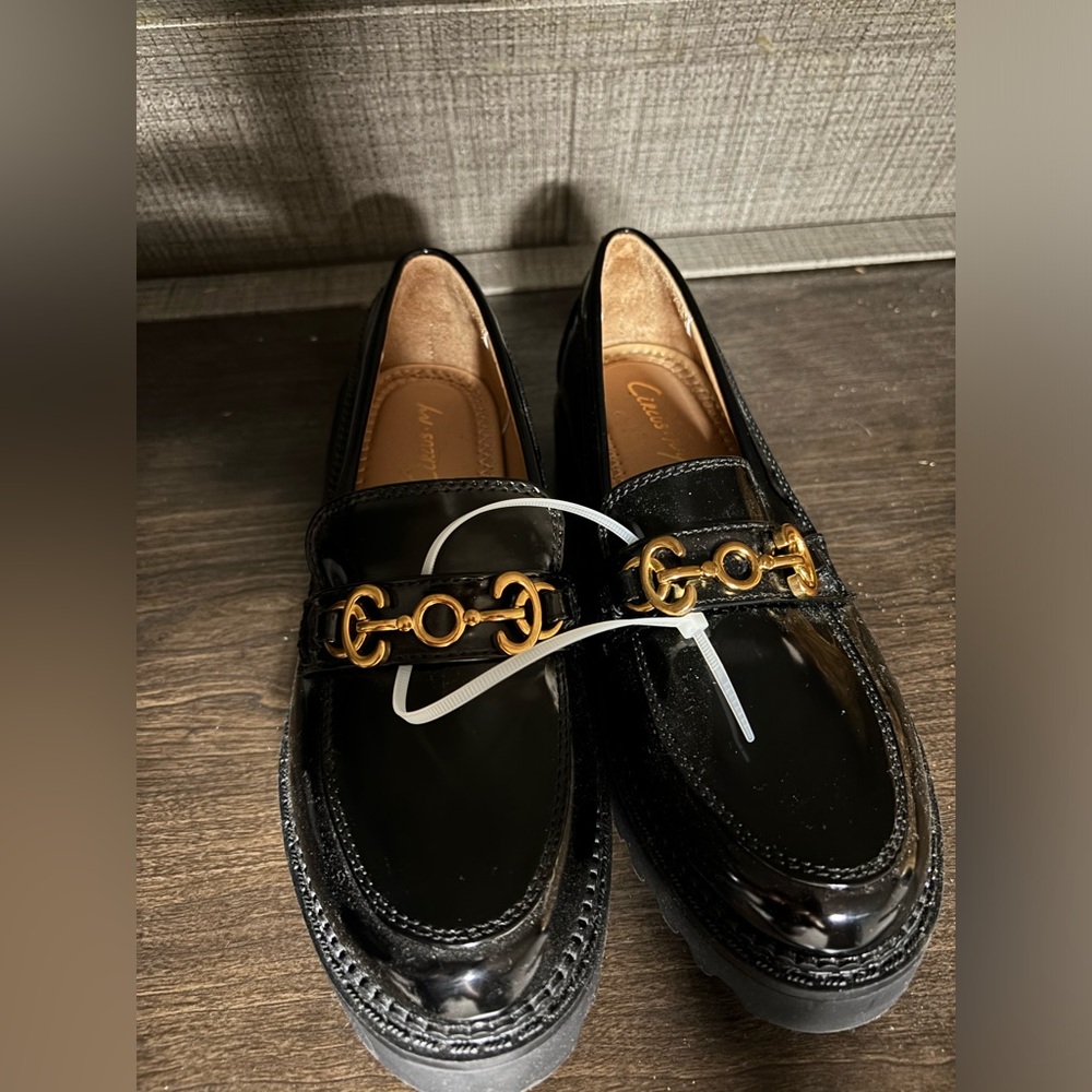 Brand new circus by Sam loafers